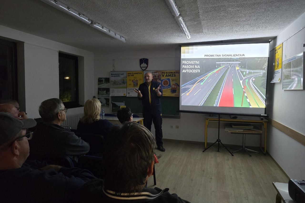 Kako po avtocesti in v krožišče - delavnica z Igorjem Mihajlikom 
